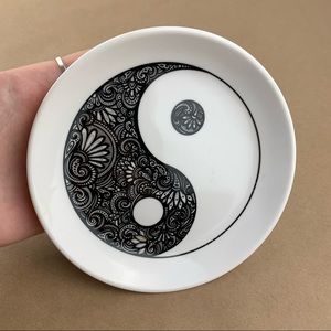 Yin yang dish / jewelry dish